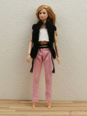 Czarna kamizelka, różowe spodnie, top na ramiączkach dla lalki