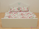Podwójne łóżko dla lalek z motylkiem lub kwiatkiem