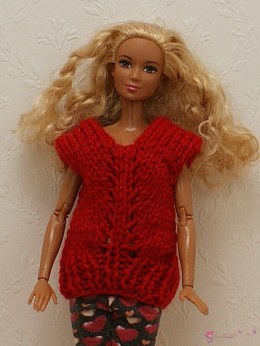 Czerwony sweterek dla lalki barbie
