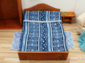 Pościel na podwójne łóżko - w niebieskie pasy z kwiatami