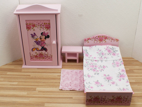 Różowy Ogródek - drewniane mebelki dla lalek barbie Różowy Ogródek - drewniane mebelki dla lalek barbie