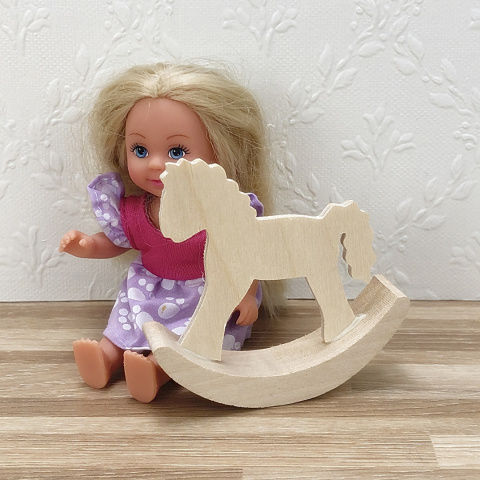 Srebrne Różyczki - drewniane mebelki dla lalek barbie Srebrne Różyczki - drewniane mebelki dla lalek barbie