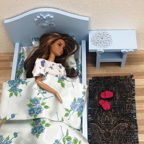 Srebrne Różyczki - drewniane mebelki dla lalek barbie Srebrne Różyczki - drewniane mebelki dla lalek barbie