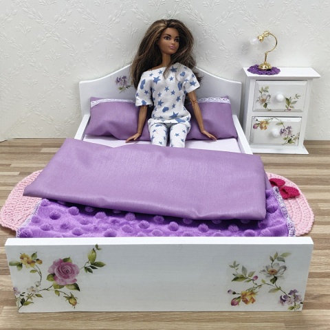 Wiosenne Kwiatki - drewniane mebelki dla lalek barbie Wiosenne Kwiatki - drewniane mebelki dla lalek barbie