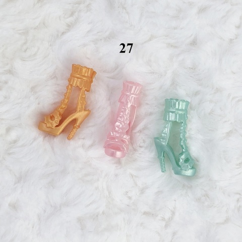 Buciki dla lalek typu barbie - różne kolory i wzory Buciki dla lalek typu barbie - różne kolory i wzory