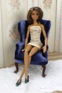 Chabrowy fotel lub sofa do domku dla lalek w skali 1:6 Chabrowy fotel lub sofa do domku dla lalek w skali 1:6