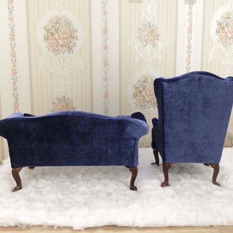 Chabrowy fotel lub sofa do domku dla lalek w skali 1:6 Chabrowy fotel lub sofa do domku dla lalek w skali 1:6