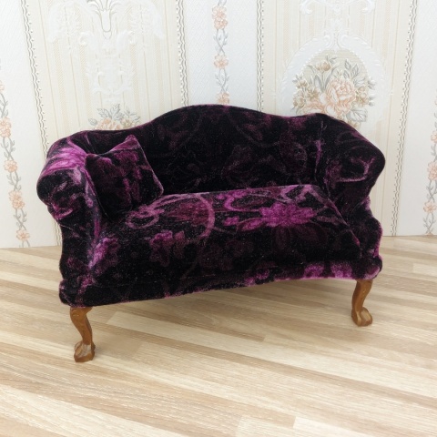 Fioletowy fotel i sofa do domku dla lalek w skali 1:6 Fioletowy fotel i sofa do domku dla lalek w skali 1:6