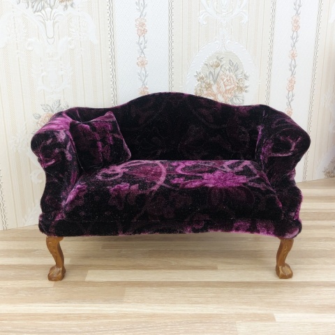 Fioletowy fotel i sofa do domku dla lalek w skali 1:6 Fioletowy fotel i sofa do domku dla lalek w skali 1:6