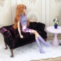 Fioletowy fotel i sofa do domku dla lalek w skali 1:6