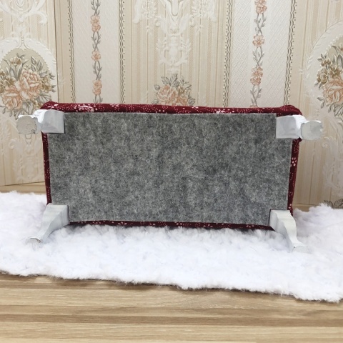 miniaturowa sofa do domku dla lalek w skali 1:6 - widok od spodu