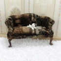Fotel / sofa do domku dla lalek w skali 1:6 - wzór wężowej skóry
