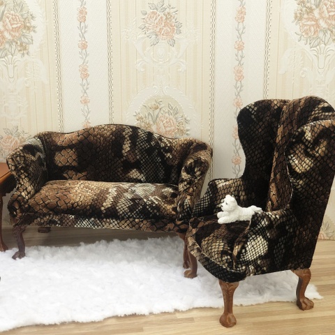 Fotel / sofa do domku dla lalek w skali 1:6 - wzór wężowej skóry