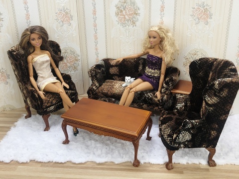 Fotel / sofa do domku dla lalek w skali 1:6 - wzór wężowej skóry