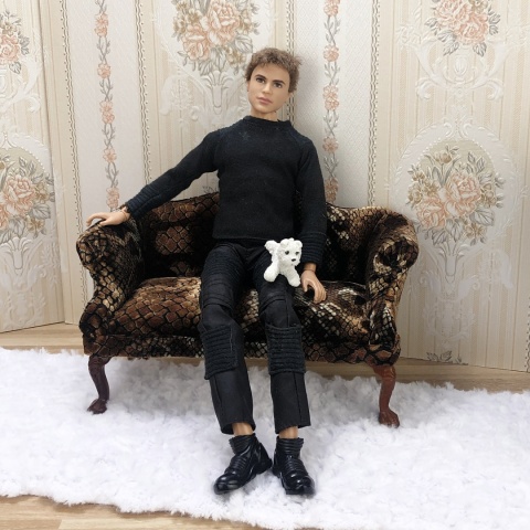 Sofa do domku dla lalek w skali 1:6 - wzór wężowej skóry