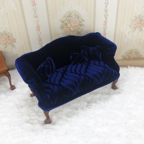 Granatowy fotel / sofa do domku dla lalek w skali 1:6