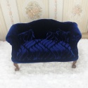 Granatowy fotel / sofa do domku dla lalek w skali 1:6