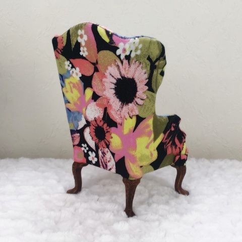 Kolorowy fotel / sofa do domku dla lalek w skali 1:6 Kolorowy fotel / sofa do domku dla lalek w skali 1:6