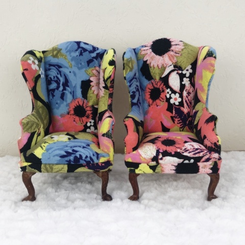 Kolorowy fotel / sofa do domku dla lalek w skali 1:6 Kolorowy fotel / sofa do domku dla lalek w skali 1:6