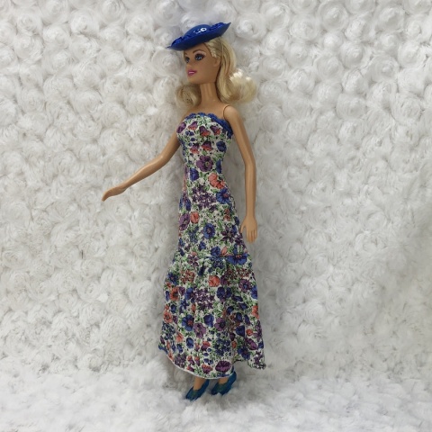 Kwiecista Sukienka – suknia, kapelusz i buciki dla lalki Barbie (3 elementy)