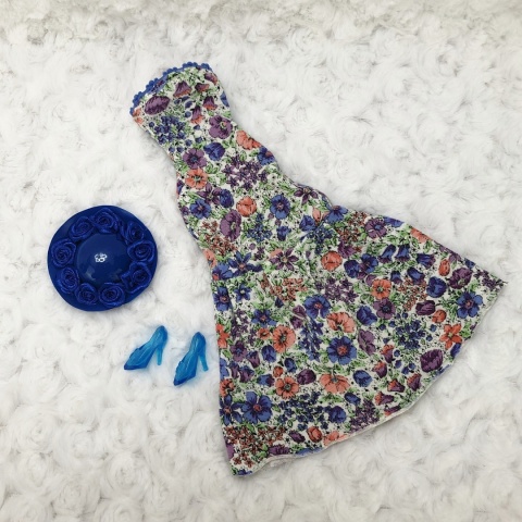 Kwiecista Sukienka – suknia, kapelusz i buciki dla lalki Barbie (3 elementy)