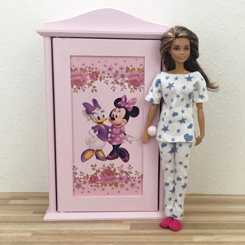 Różowy Ogródek - drewniana szafa i zegar dla lalek Różowy Ogródek - drewniana szafa i zegar dla lalek