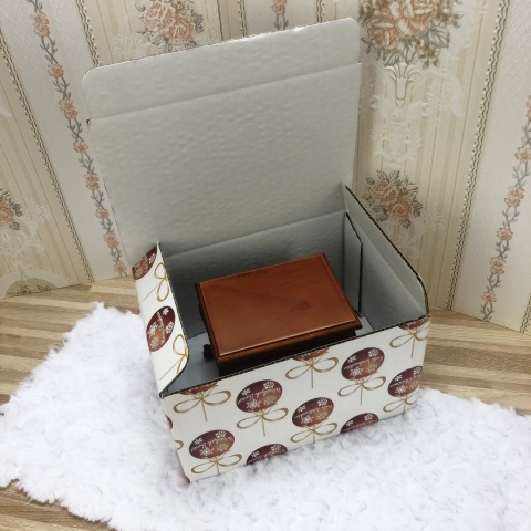 Stolik przyścienny do domku dla lalek skala 1:6