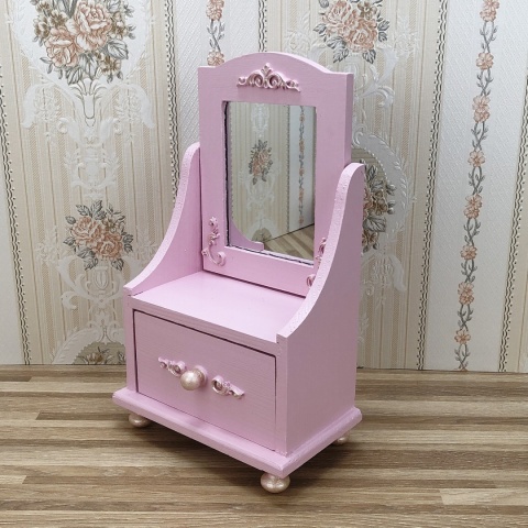 Zaczarowany Pokój Księżniczki - skompletuj zestaw mebelków do domku dla lalek