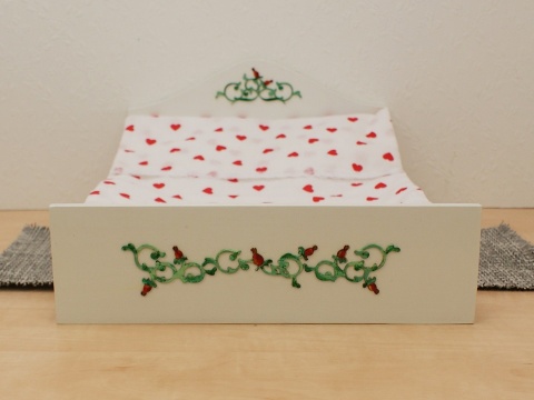 Łóżeczka dla lalek ozdobione różyczkami - Magiczne Różyczki, Dzika Róża, Różany Ogród