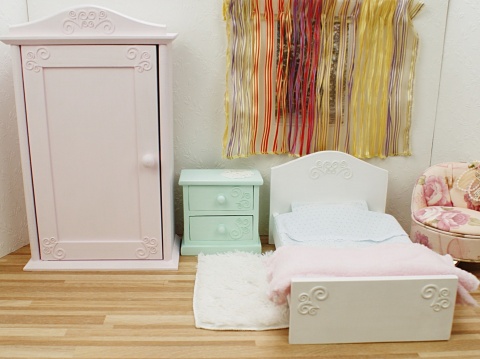 Fantazyjne Esy-Floresy, Finezja, Tulipan - kolorowe łóżka, łóżeczka, kołyski - umebluj sypialnię w domku dla lalek