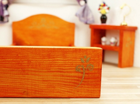 Fantazyjne Esy-Floresy, Finezja, Tulipan - kolorowe łóżka, łóżeczka, kołyski - umebluj sypialnię w domku dla lalek