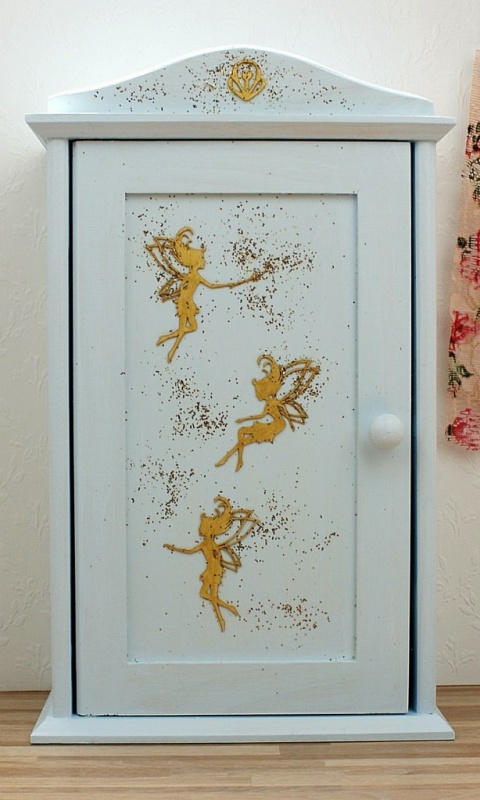 Kolorowe Ornamenty - drewniane szafy dla lalek z lusterkiem w środku