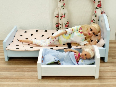 Kolorowy Zakątek - łóżeczka dla lalek podwójne, pojedyncze, małe i malutkie