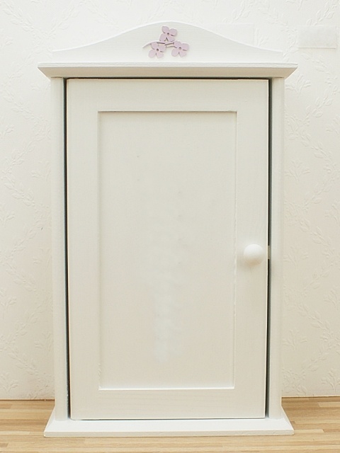 biała szafa z fioletowym ornamentem Baletnica i kwiatki