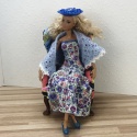 Kwiecista Sukienka – suknia, kapelusz, chusta i buciki dla lalki Barbie (4 elementy)
