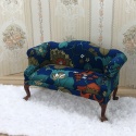 Miniaturowa sofa do domku dla lalek w skali 1:6 - kolorowe kwiaty
