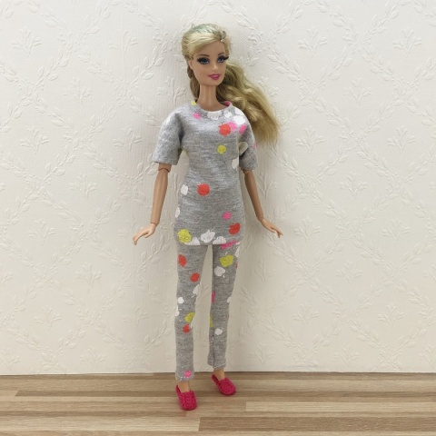 Piżamowy Zestaw dla lalki barbie - piżama, szlafrok i kapcie (4 części)