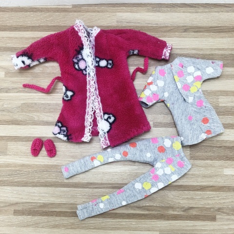 Piżamowy Zestaw dla lalki barbie - piżama, szlafrok i kapcie (4 części)