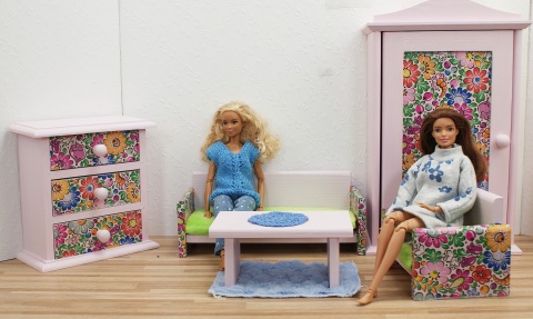 Skompletuj zestaw mebelków dla swojej lalki - Różowy Ogródek, Zaczarowany Ogród, Folkowe Mebelki