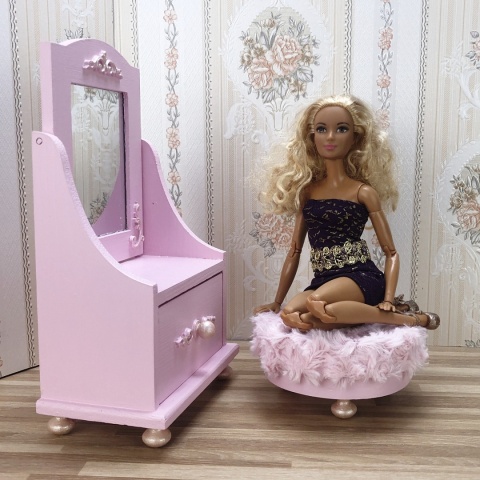 Zaczarowany Pokój Księżniczki - toaletka z pufą