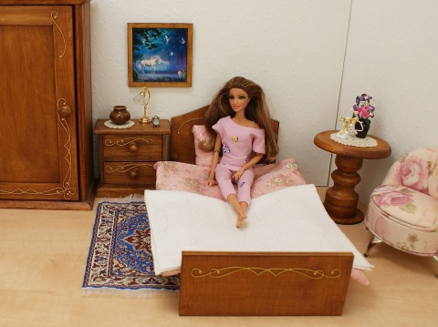 Złoty Domek - znajdz odpowiednie łóżko do sypialni lalki lub misia - Kwiat Paproci, Ptaszki, Złoty Ornament