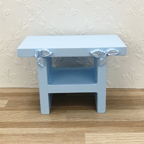 Srebrne Różyczki - wybierz łóżeczko do pokoju księżniczki ze srebrnym ornamentem