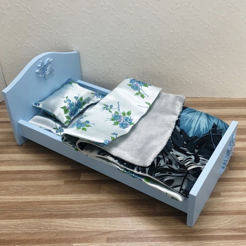 Srebrne Różyczki - wybierz łóżeczko do pokoju księżniczki ze srebrnym ornamentem