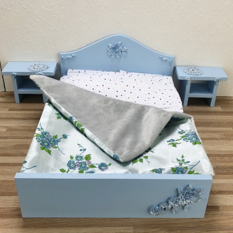 Srebrne Różyczki - wybierz łóżeczko do pokoju księżniczki ze srebrnym ornamentem