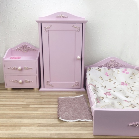 Zaczarowany Pokój Księżniczki - skompletuj zestaw mebelków do domku dla lalek ze złotym ornamentem
