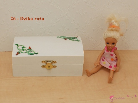 kuferek na skarby dla małej laleczki - dzika róża