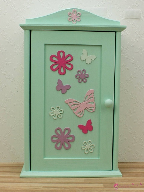 Miętowa szafa ornament - kwiatki i motylki, kolor - kolorowy mix