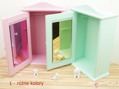 akrylowe lusterka wewnątrz szaf