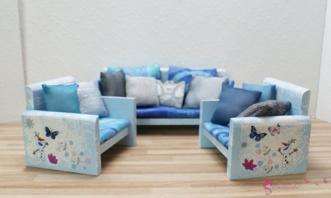 Sofa dla lalek MAGICZNE PRZEDWIOŚNIE – 1:6