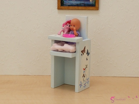 Krzesełko do karmienia MAGICZNE PRZEDWIOŚNIE – 1:6
